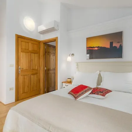 Nar With Pool And Panoramic Views Villa