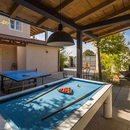 Villa Nar With Pool And Panoramic Views Sveti Lovreč Pazenatički