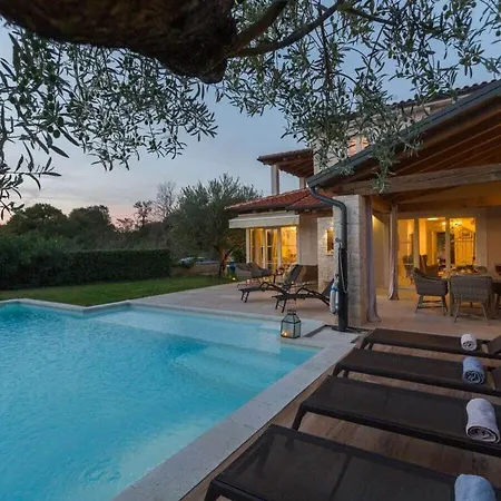 Nar With Pool And Panoramic Views Villa